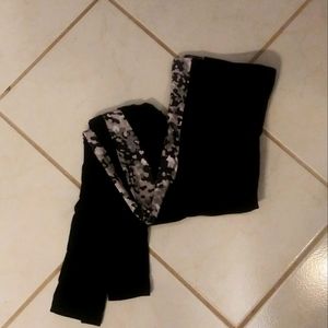 Leopard print active ware